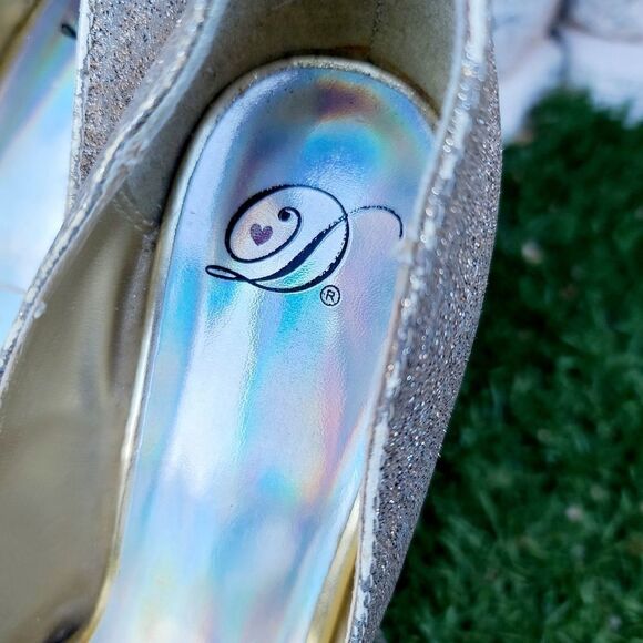 D brand women's gold sparkle open toed heels - Picture 4 of 16